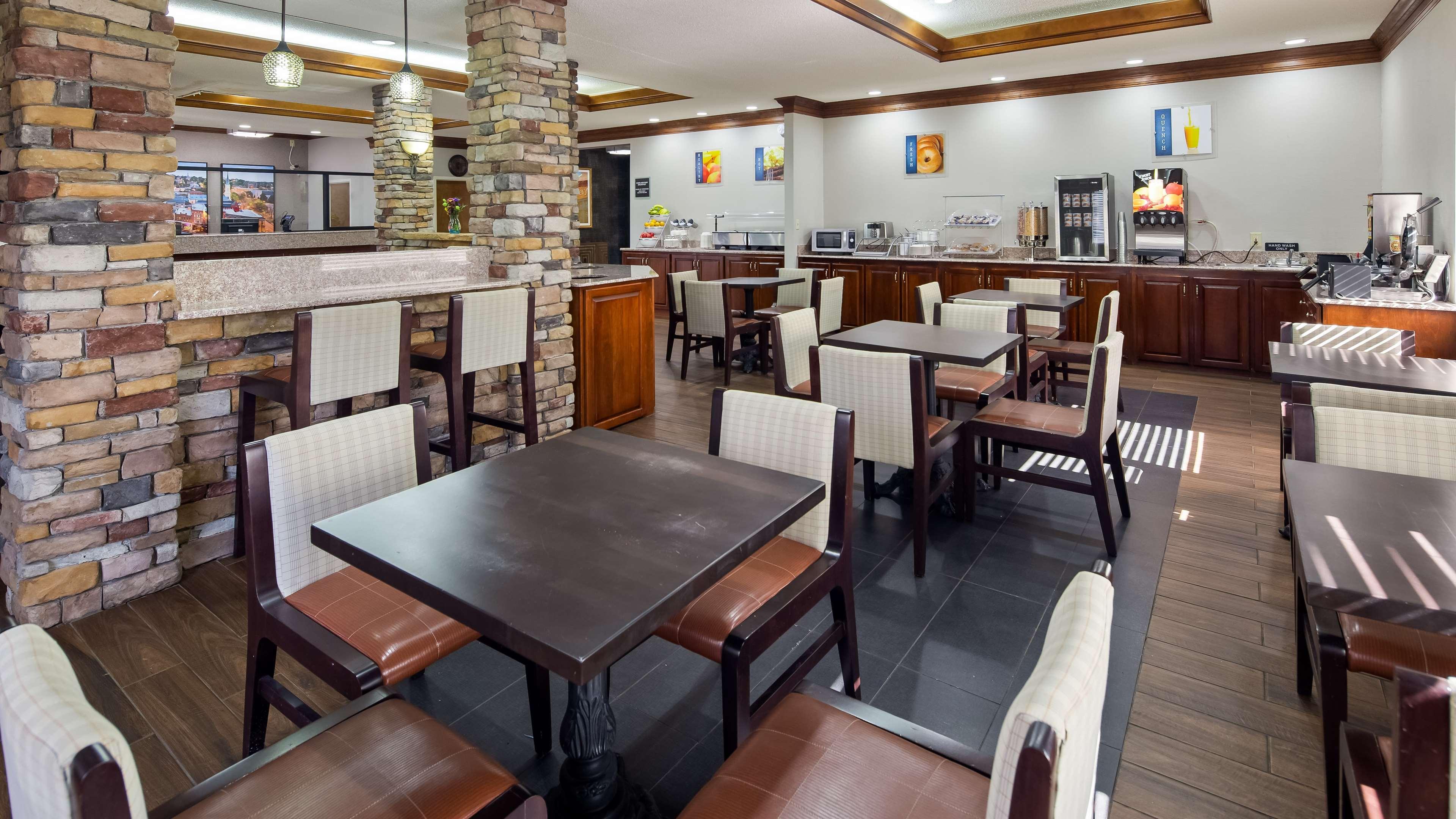 Best Western Inn & Suites Byron Bagian luar foto